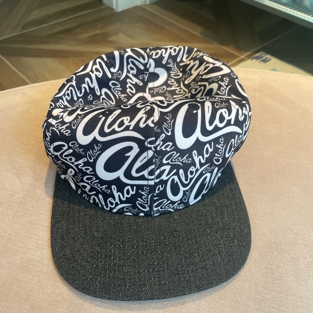 Black and White Aloha Cap